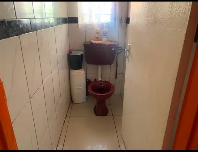 3 BEDROOM HOUSE FOR SALE IN LAKESIDE